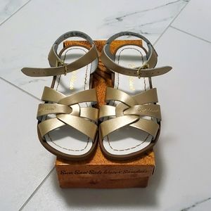 NWT size 13 gold Saltwater Sandals
